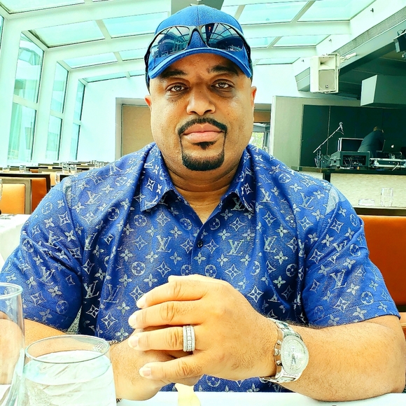 Meet your Posher, Lou - Picture 8 of 16